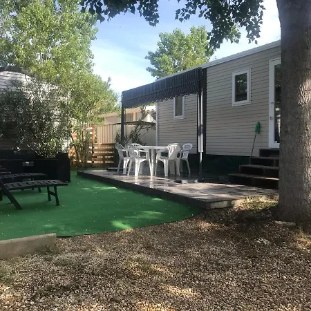 Mobilhome neuf climatisé dans camping 4* pieds dans l’eau Appartement